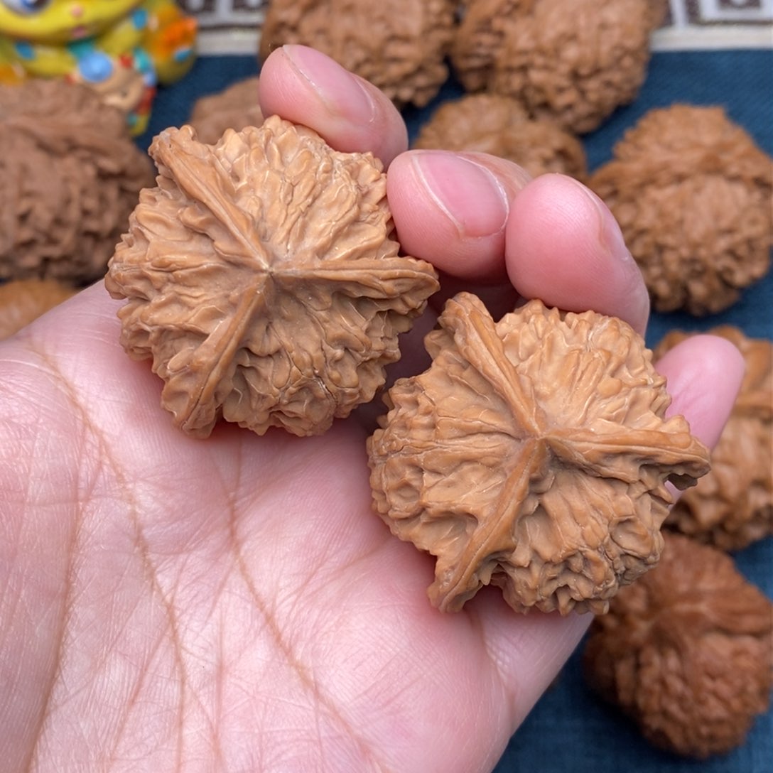 文玩核桃把件39毕业正球奔全品盘山