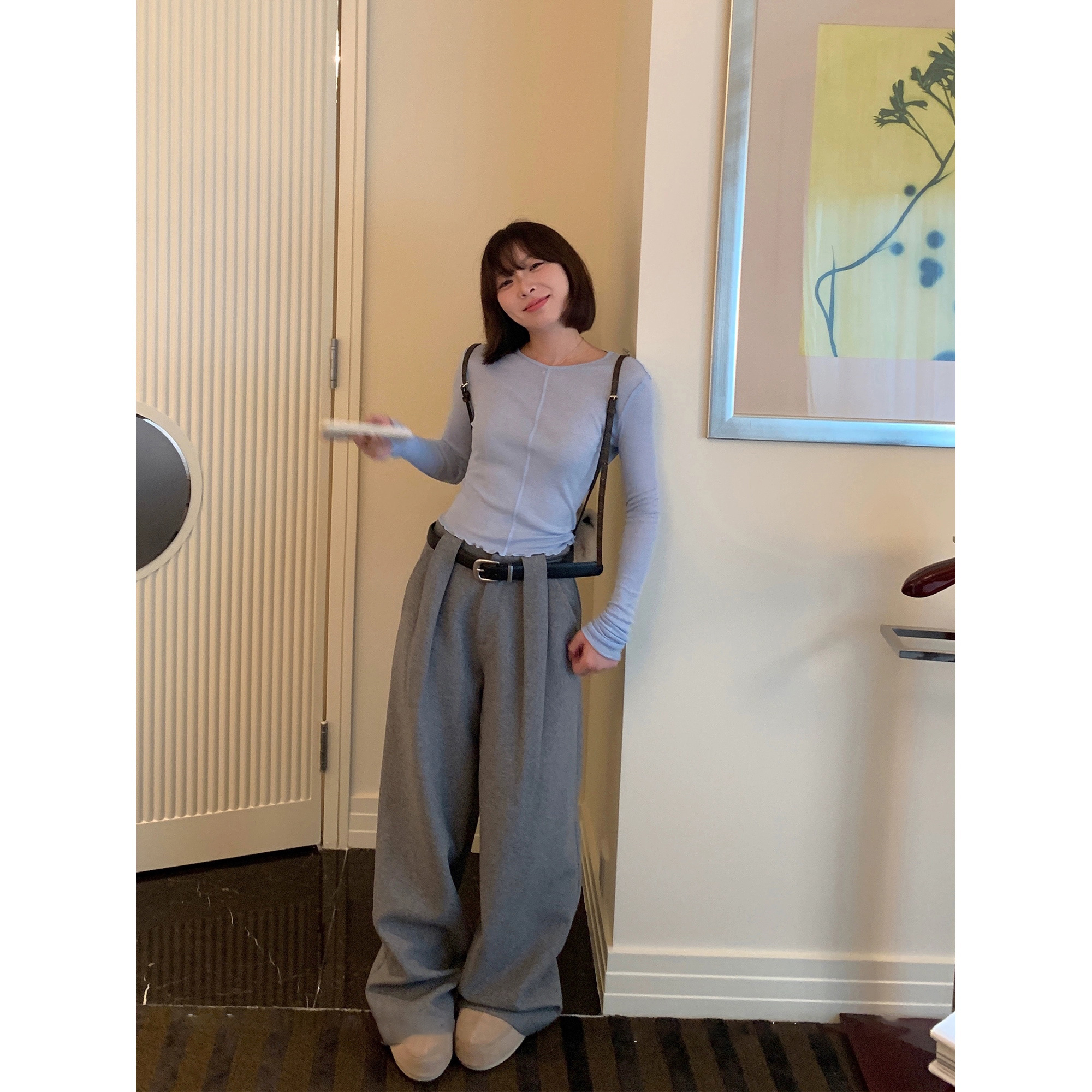 韩系立体裁剪灰色休闲阔腿裤女秋季2025新款时尚百搭宽松拖地裤子