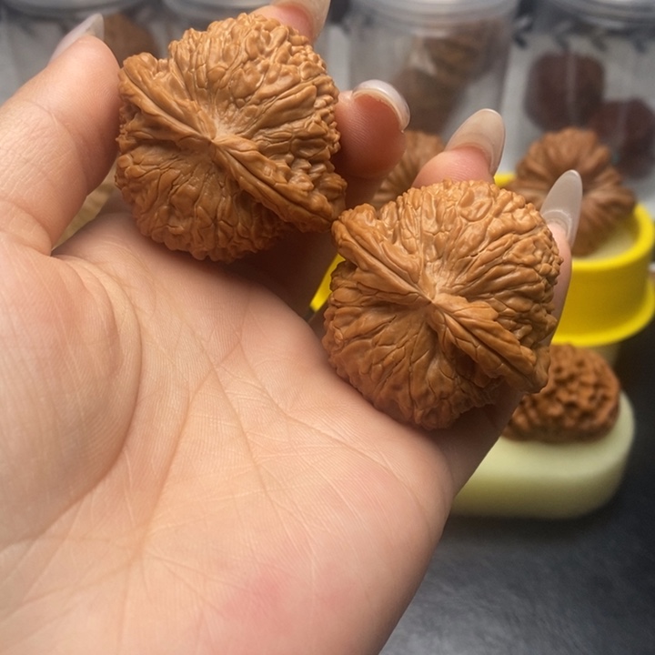 文玩核桃吊坠全品42.9尺球白
