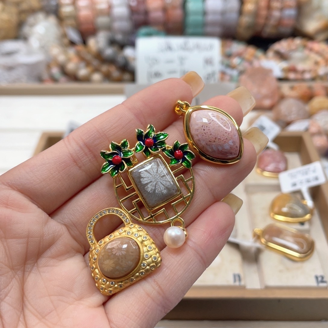 未镶嵌手链硅化玉我****君460