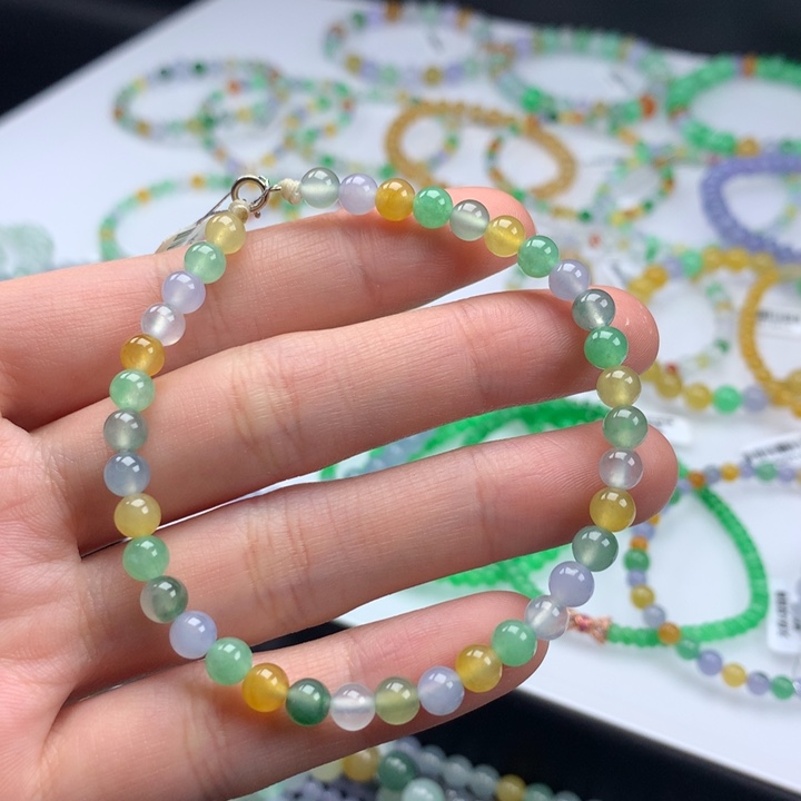 翡翠手镯未镶嵌卡