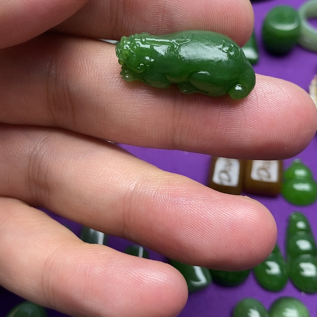 舞***律和田玉（碧玉）未镶嵌吊坠(不含链)