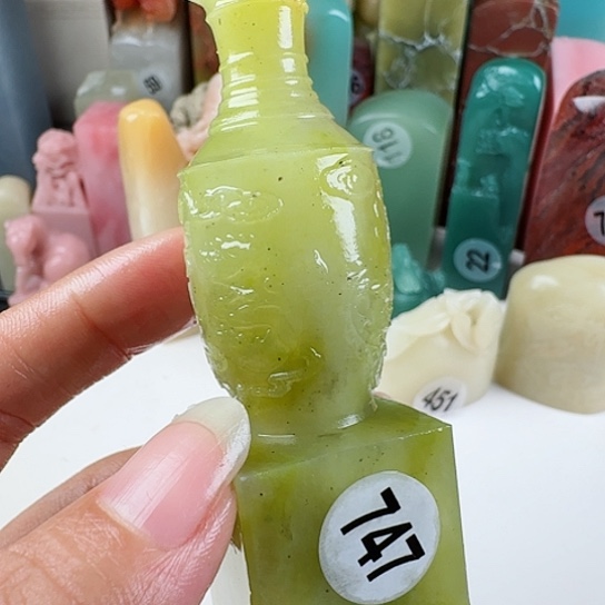 青田石印石天*印石章料……..