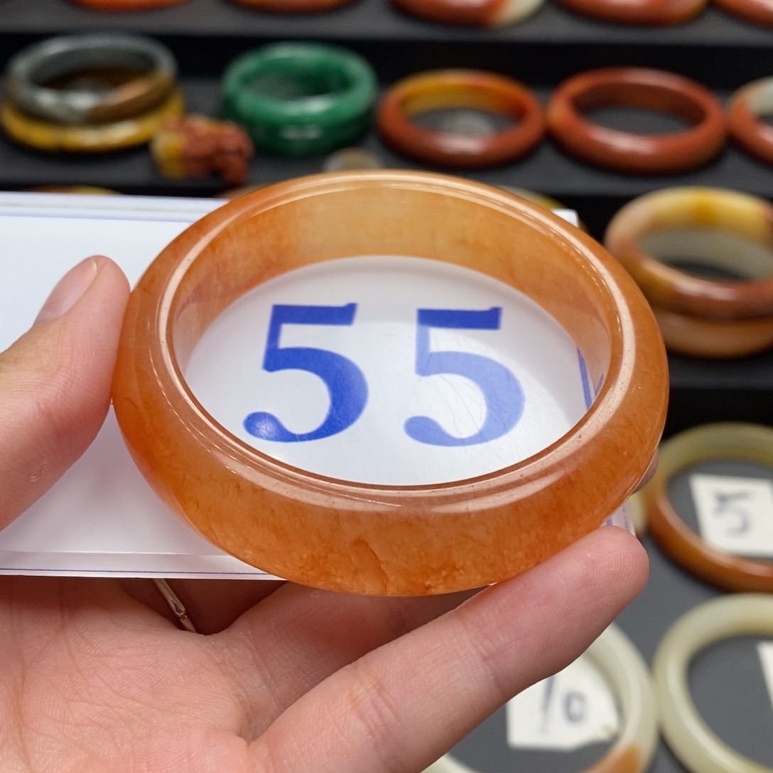 石英质玉（黄龙玉）手镯微瑕未镶嵌