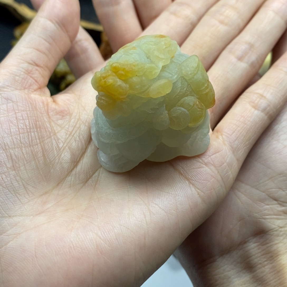 定制翡翠未镶嵌貔貅