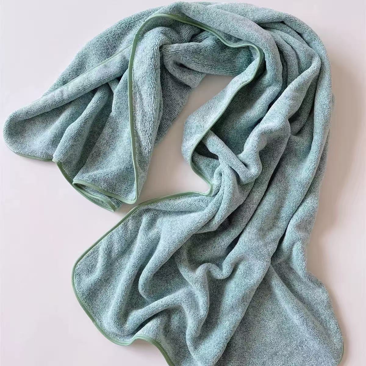 超吸水不掉毛~UYIKU加大加厚雪花绒超柔亲肤浴巾70*140cm