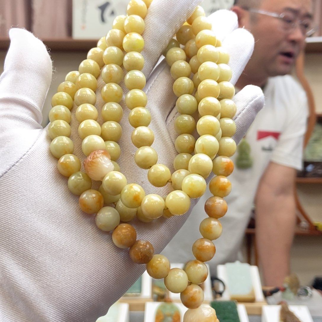 蛇纹石玉未镶嵌颈饰