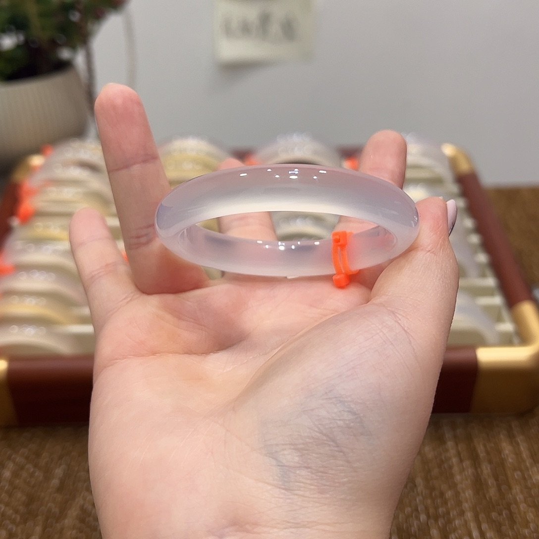 陌***言玛瑙/玉髓未镶嵌手镯