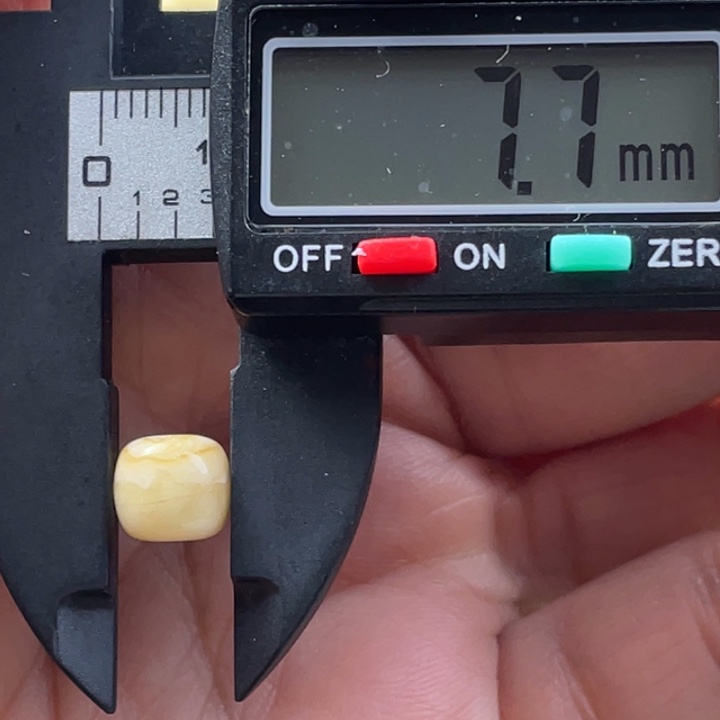 【闪购商品】琥珀裸石未镶嵌2号杂