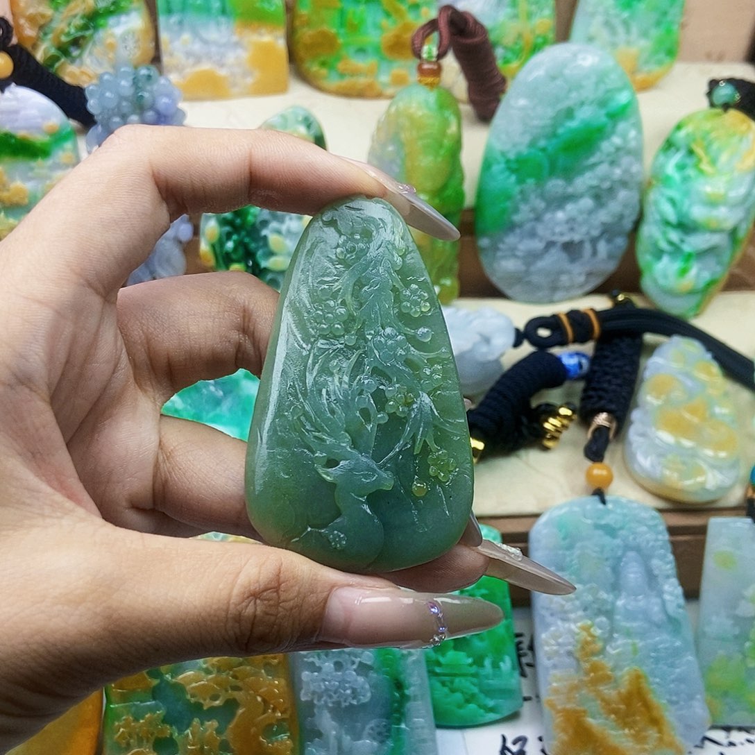 心***己定制翡翠未镶嵌翡翠