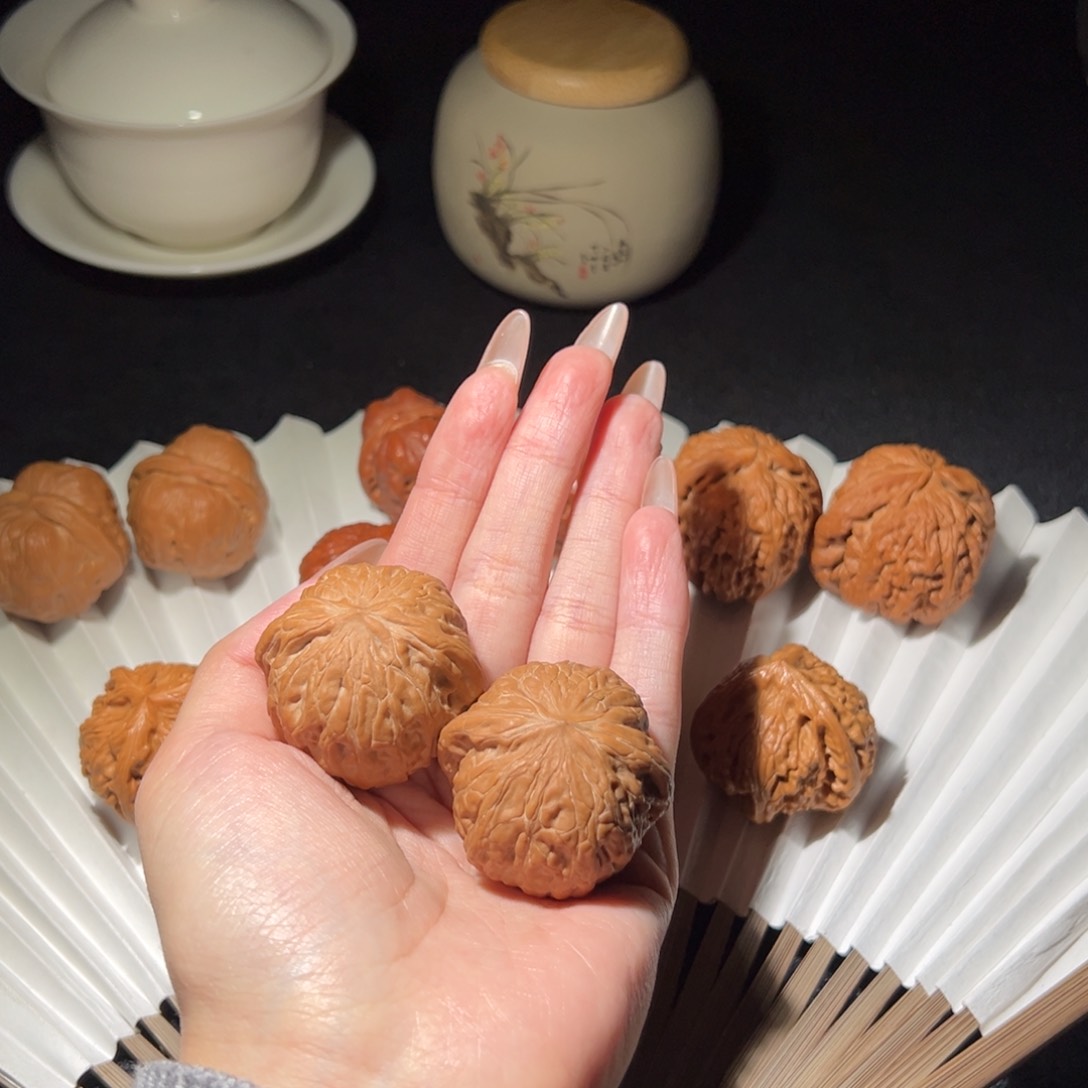 文玩核桃把件7*38铁锤