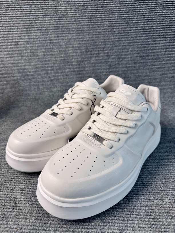 男士休闲板鞋白色时尚百搭真皮潮鞋厚底低帮纯白系带男鞋