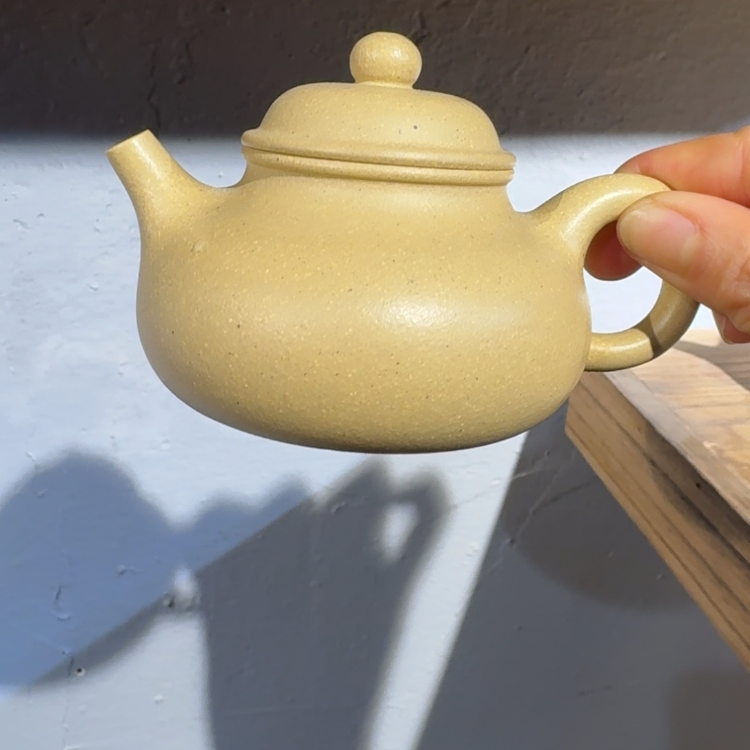 本山绿泥茶壶微瑕150毫升左右