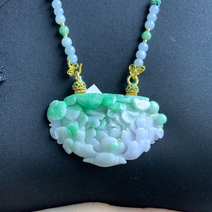 翡翠颈饰未镶嵌翡翠