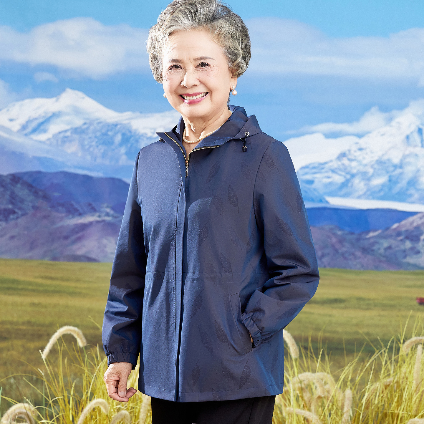 老年人秋装女风衣外套2025秋季妈妈装夹克连帽上衣婆婆奶奶装宽松