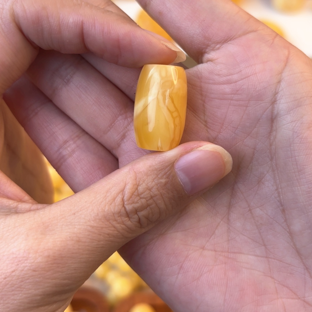 琥珀颈饰未镶嵌蜜蜡