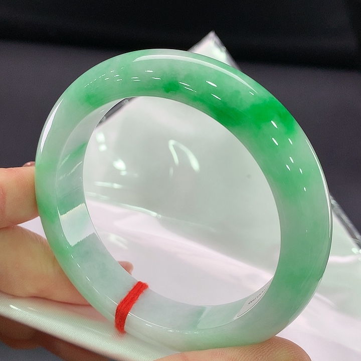 翡翠手镯未镶嵌正圈57