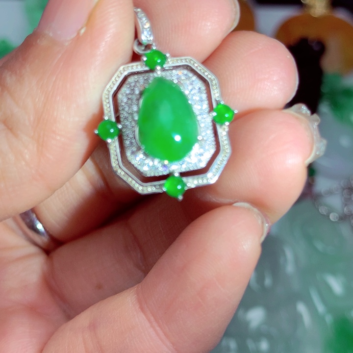 翡翠吊坠(不含链)未镶嵌