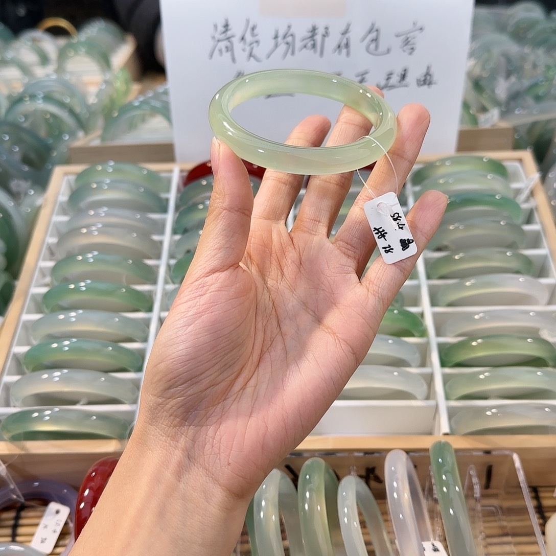 玛瑙/玉髓未镶嵌手镯圈口58.4