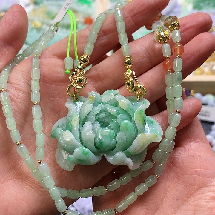 翡翠颈饰未镶嵌吊坠