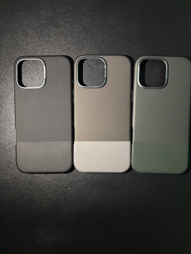 龙鳞双拼皮革磁吸苹果16ProMax手机壳防滑防指纹全包设计