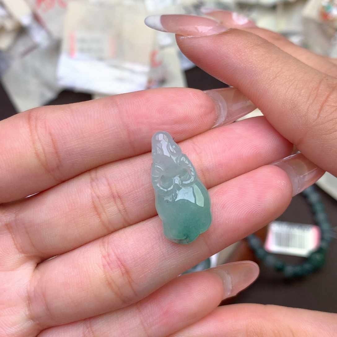 翡翠未镶嵌挂件一