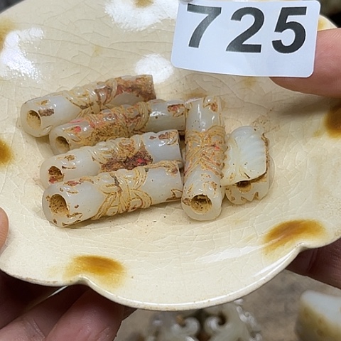 偷***户瓷片瓷器制作过程是采用现代艺术风格