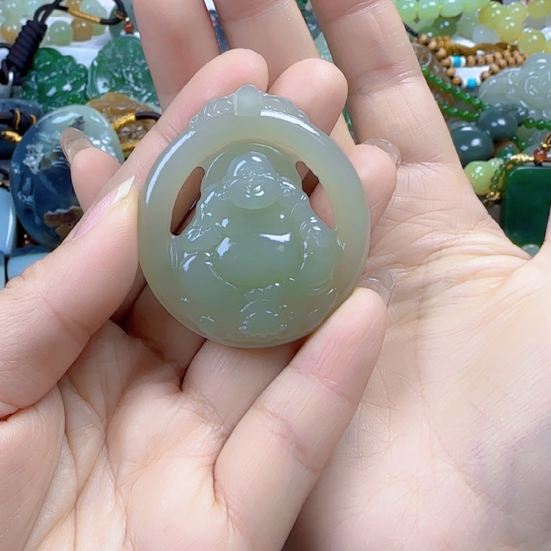 一***树和田玉未镶嵌颈饰