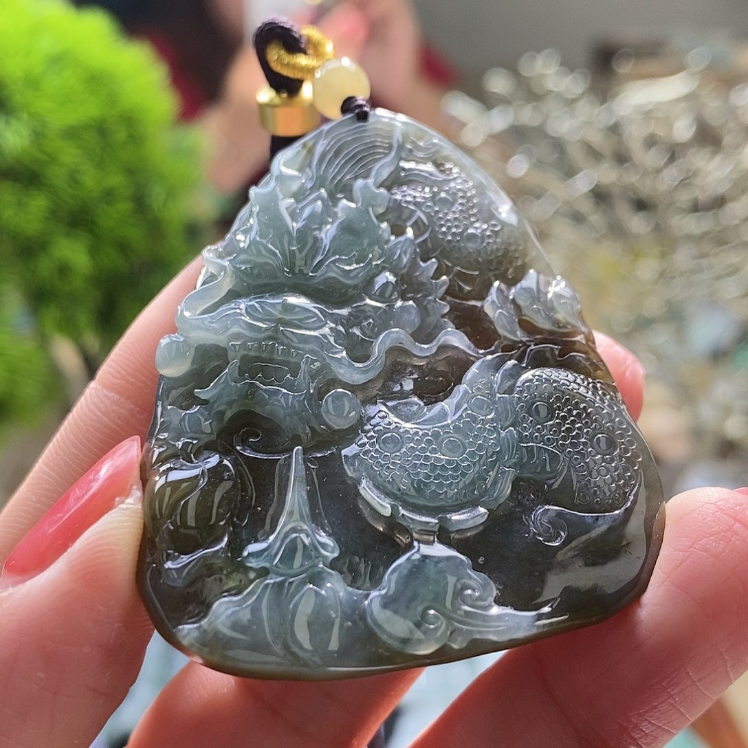 【闪购商品】翡翠未镶嵌颈饰龙牌