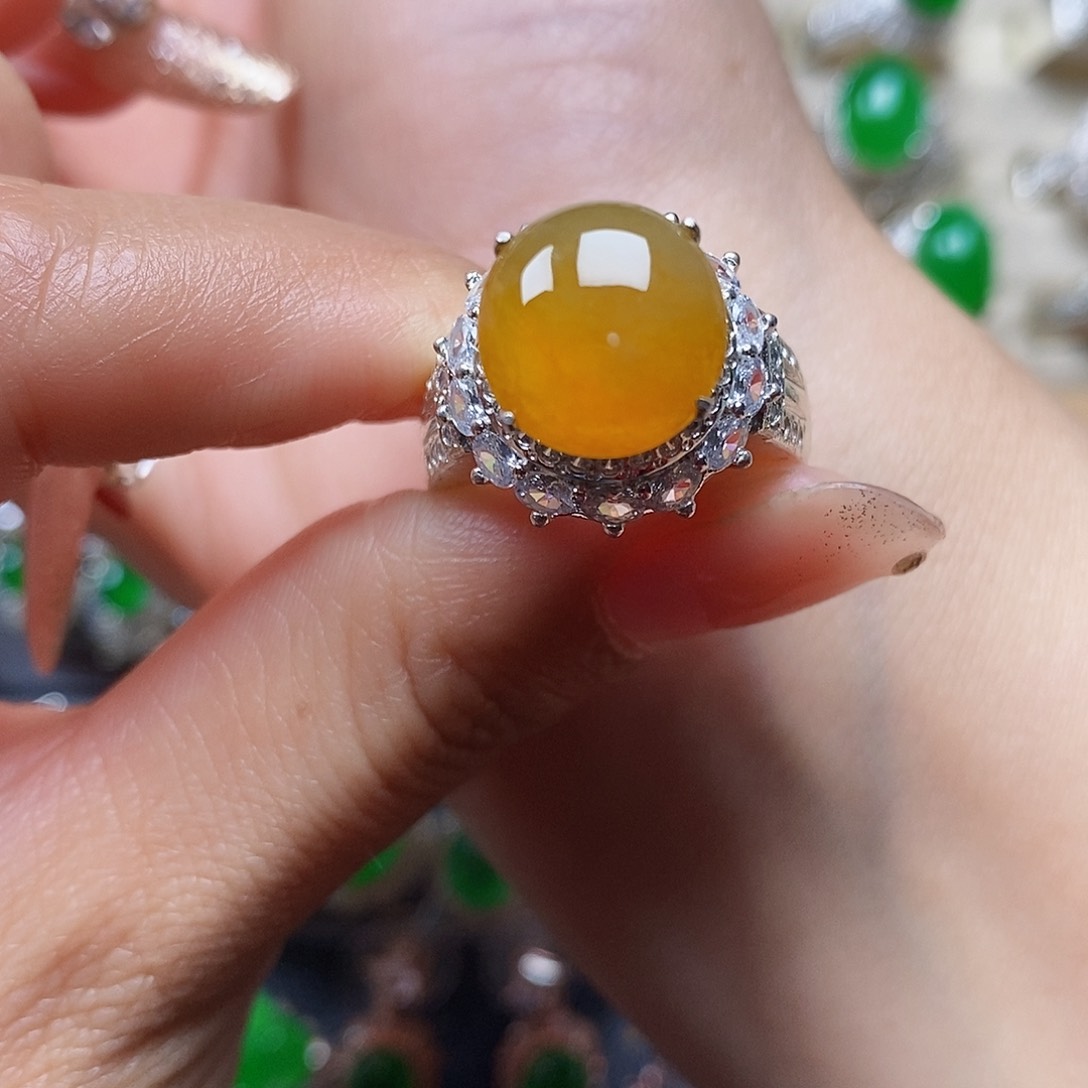 翡翠戒指未镶嵌翡翠戒指