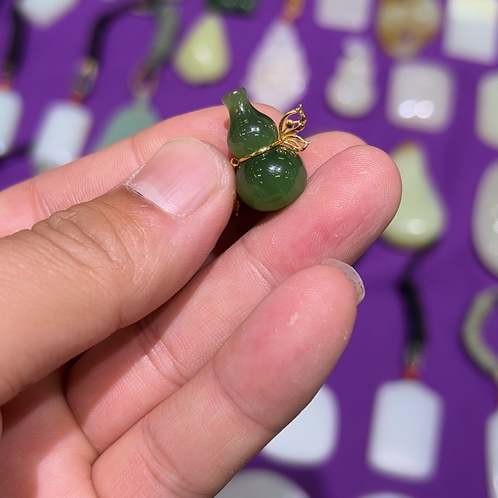 和田玉18K金镶嵌颈饰