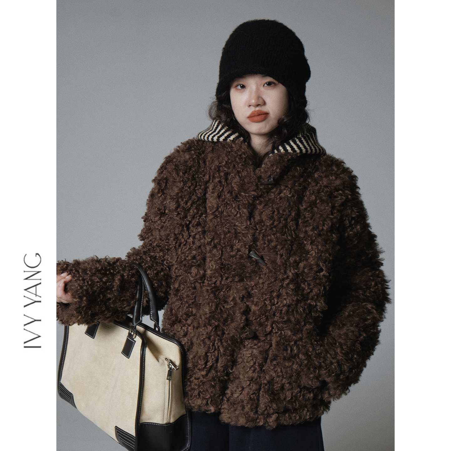 IVY YANG卷毛牛角扣厚实柔软毛毛外套