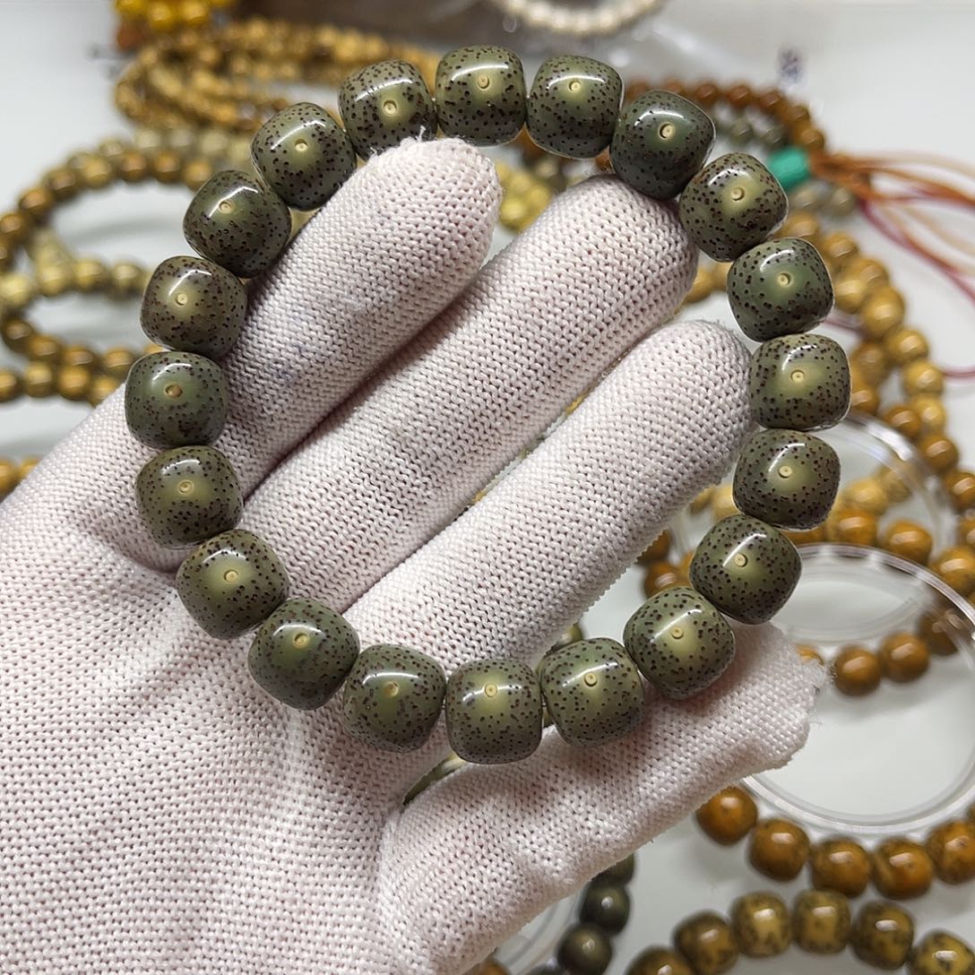 蛋***饭星月菩提手串帝王绿12×11