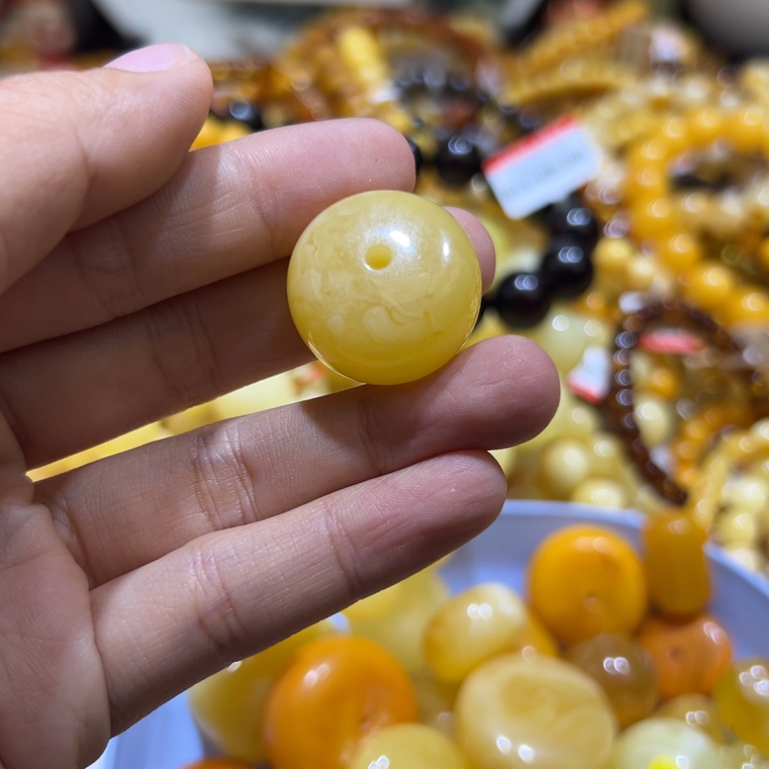 琥珀珠宝奇石未镶嵌