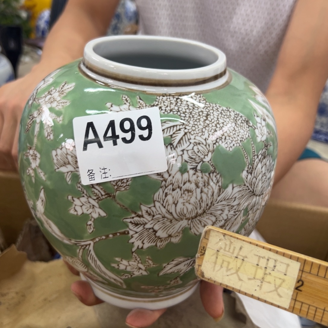 微瑕青花瓷器值得厚爱