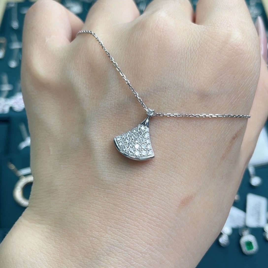 实验室培育钻石18K金镶嵌满钻裙子项链