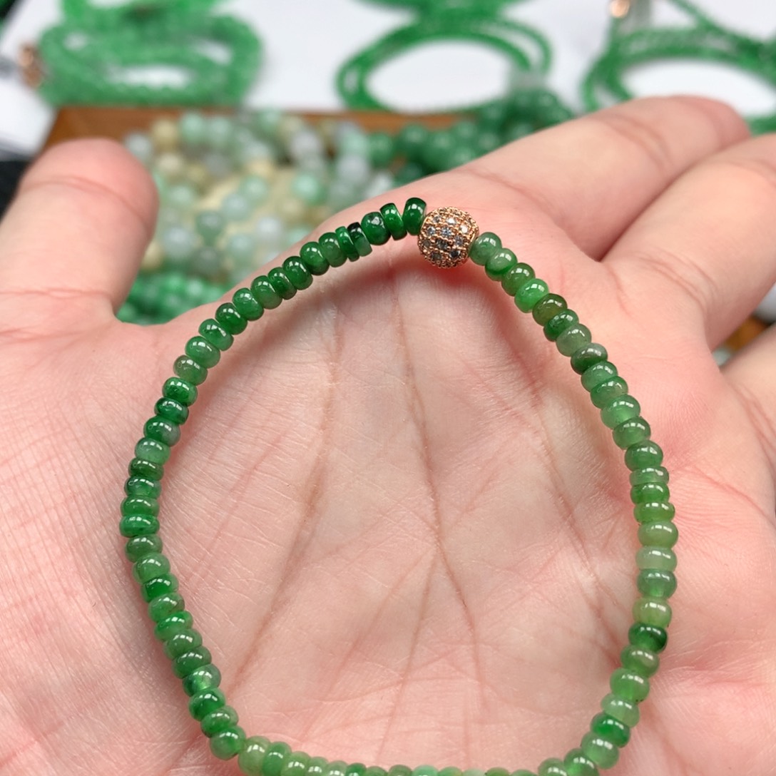 翡翠手链未镶嵌翡翠