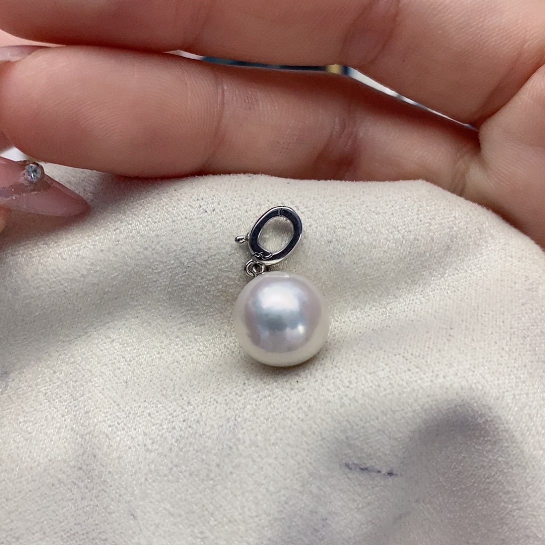 【闪购商品】淡水珍珠颈饰银S925镶嵌44