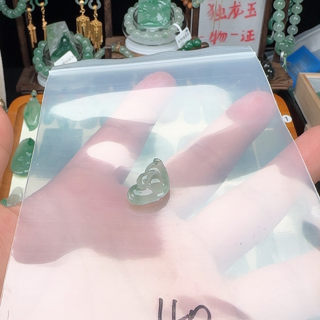 石英质玉颈饰未镶嵌