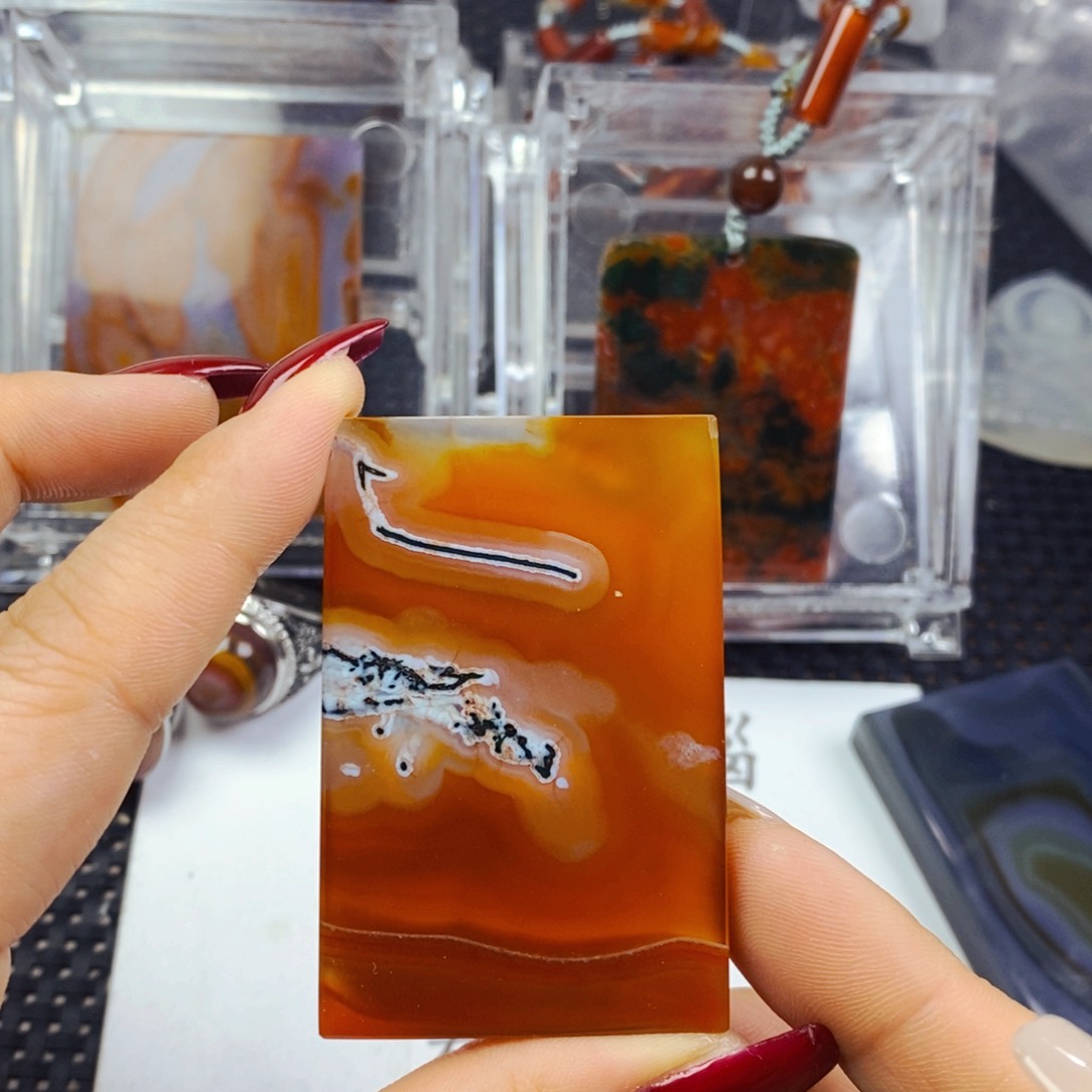 玛瑙/玉髓颈饰未镶嵌