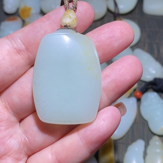 颈饰未镶嵌和田玉海*哥