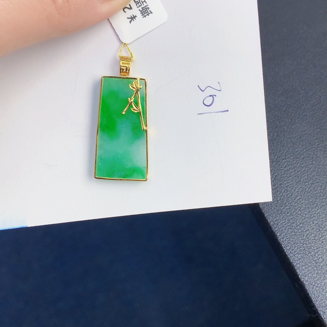 【闪购商品】翡翠颈饰18K金镶嵌00000000