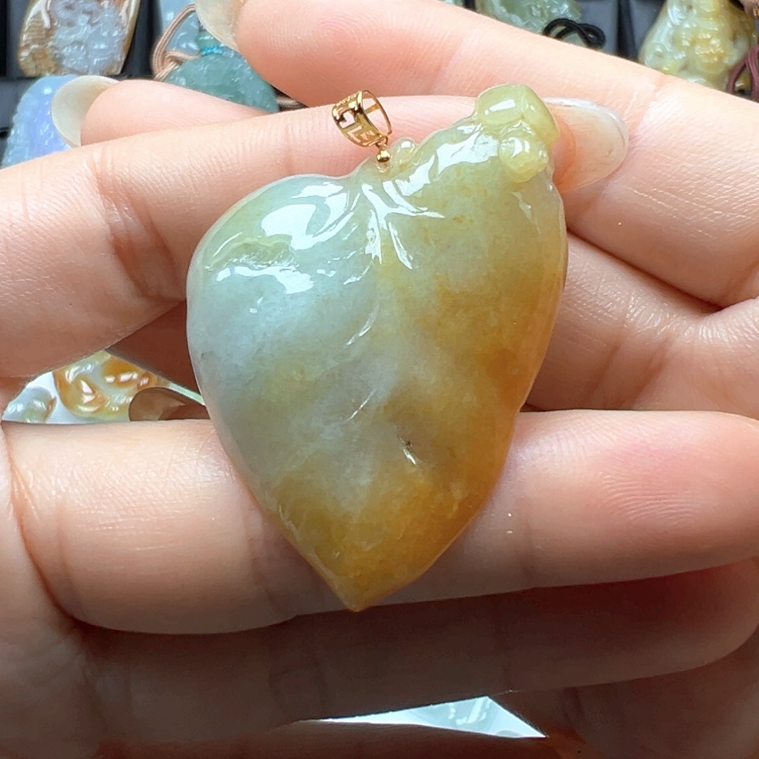 翡翠颈饰18K金镶嵌叶子