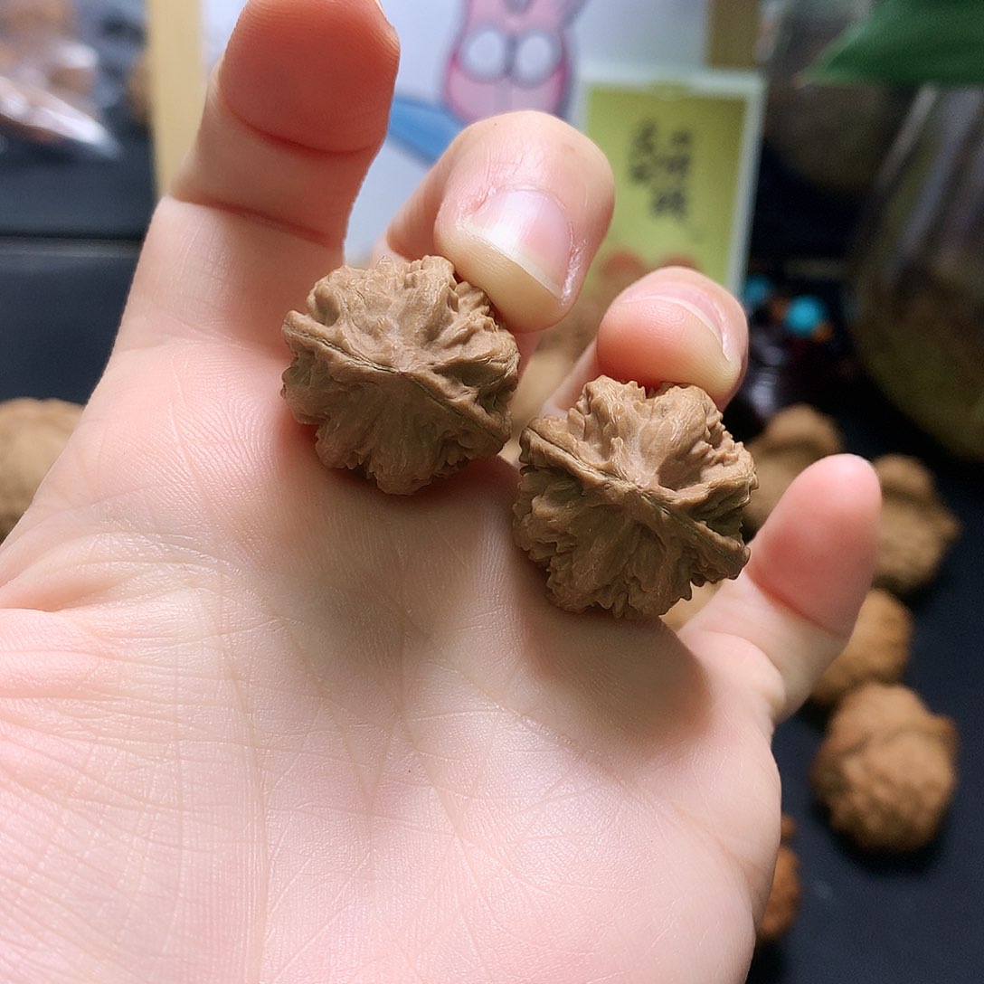 文玩核桃吊坠小霸王龙手捻