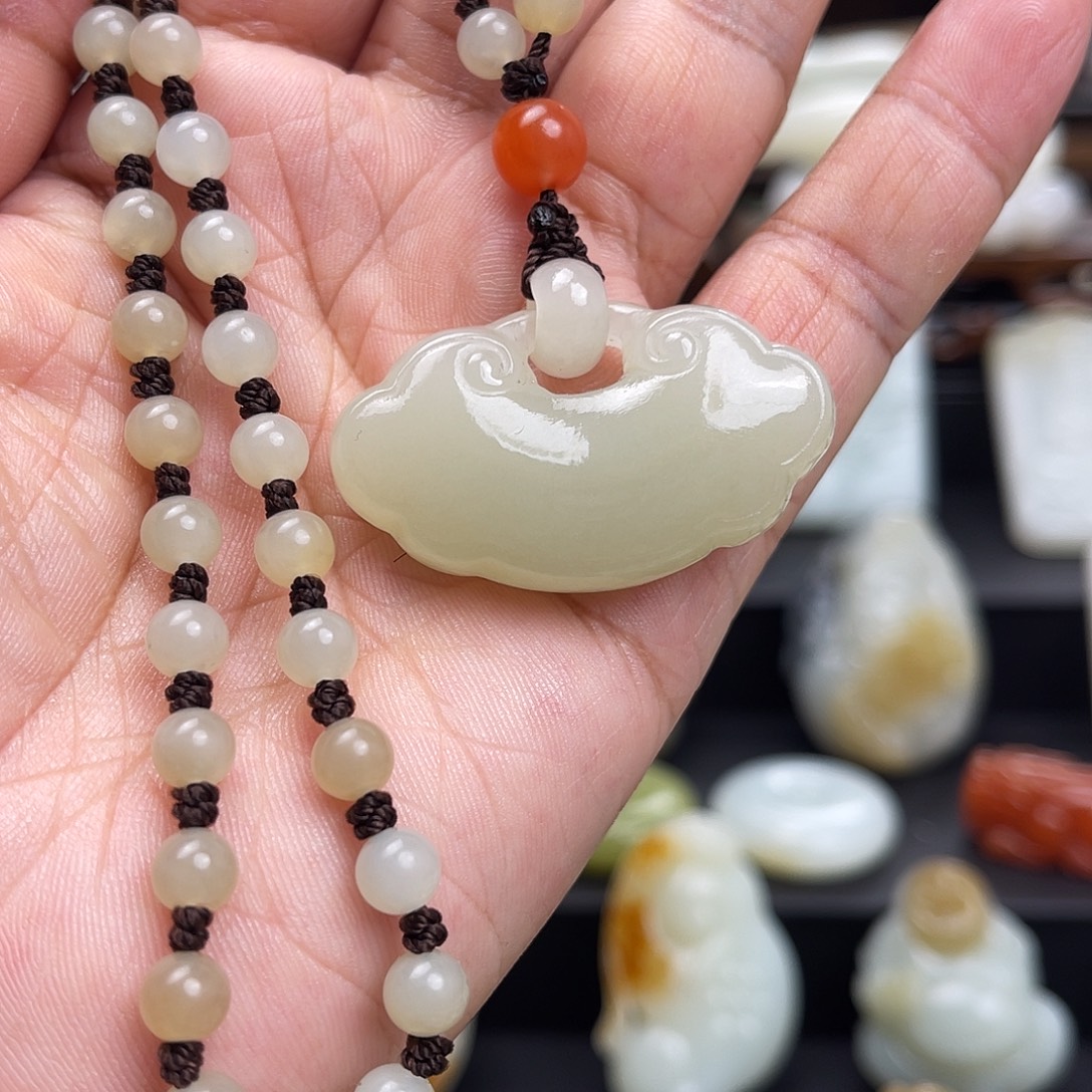 颈饰未镶嵌和田玉