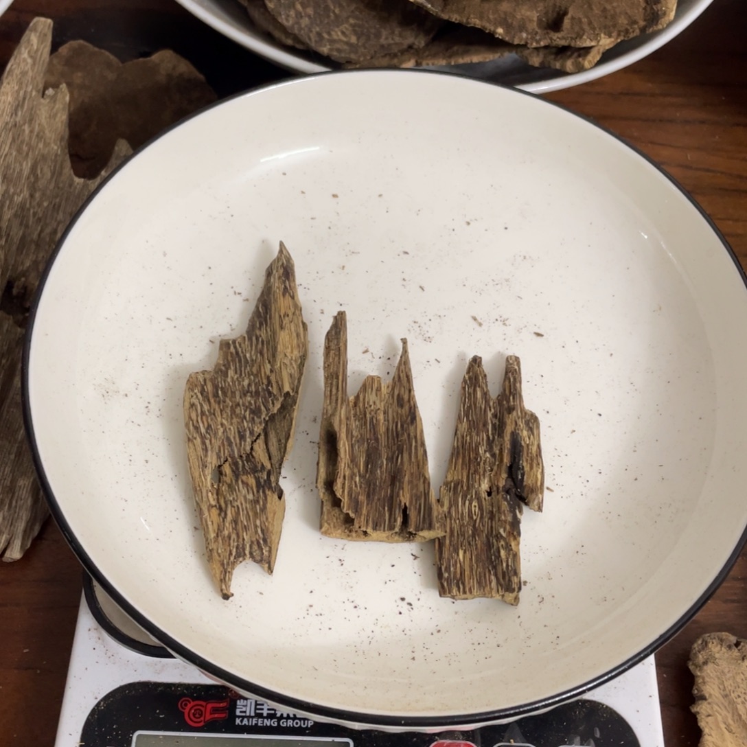 拉***儿沉香枕沉香海南虫漏