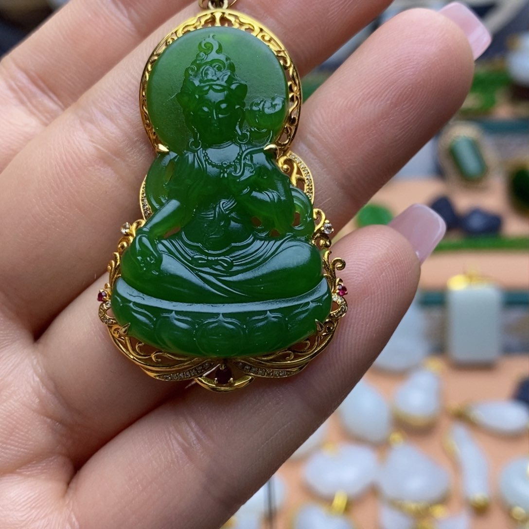 和田玉颈饰18K金镶嵌风***里