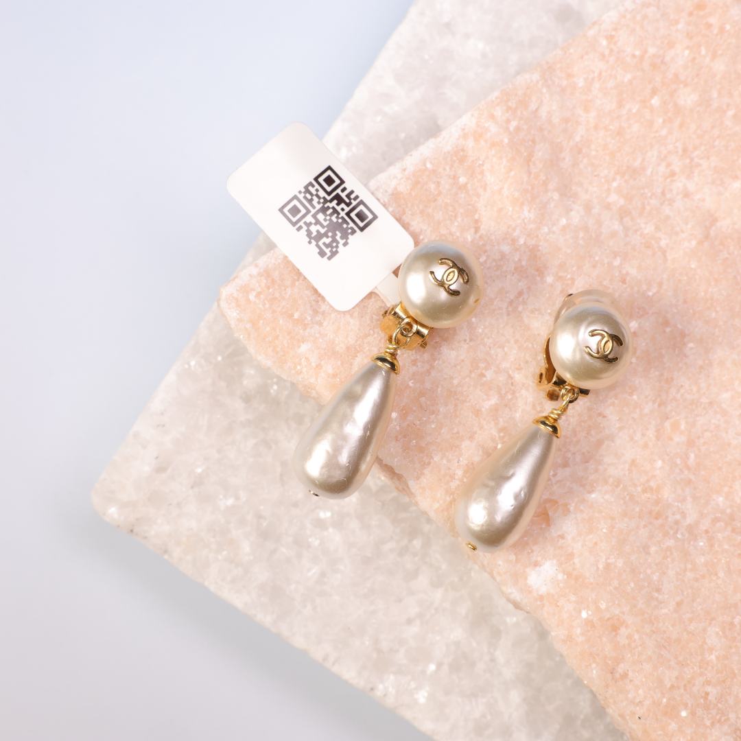 95新 Chanel/香奈儿 柚礼中古/香奈儿水滴珍珠耳夹cg512068