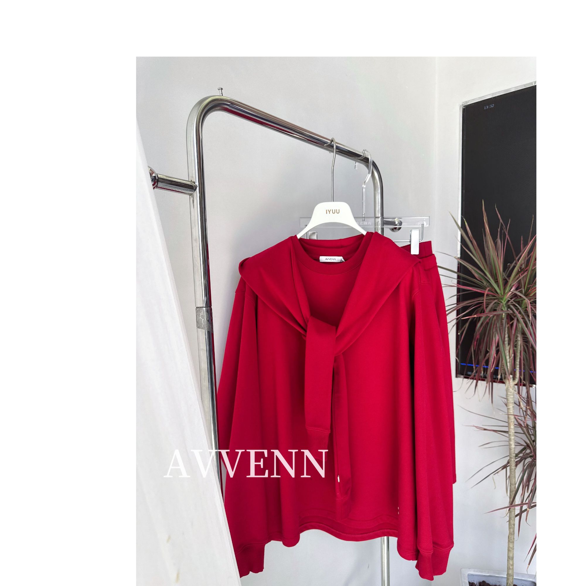 AVVENN  红色卫衣
