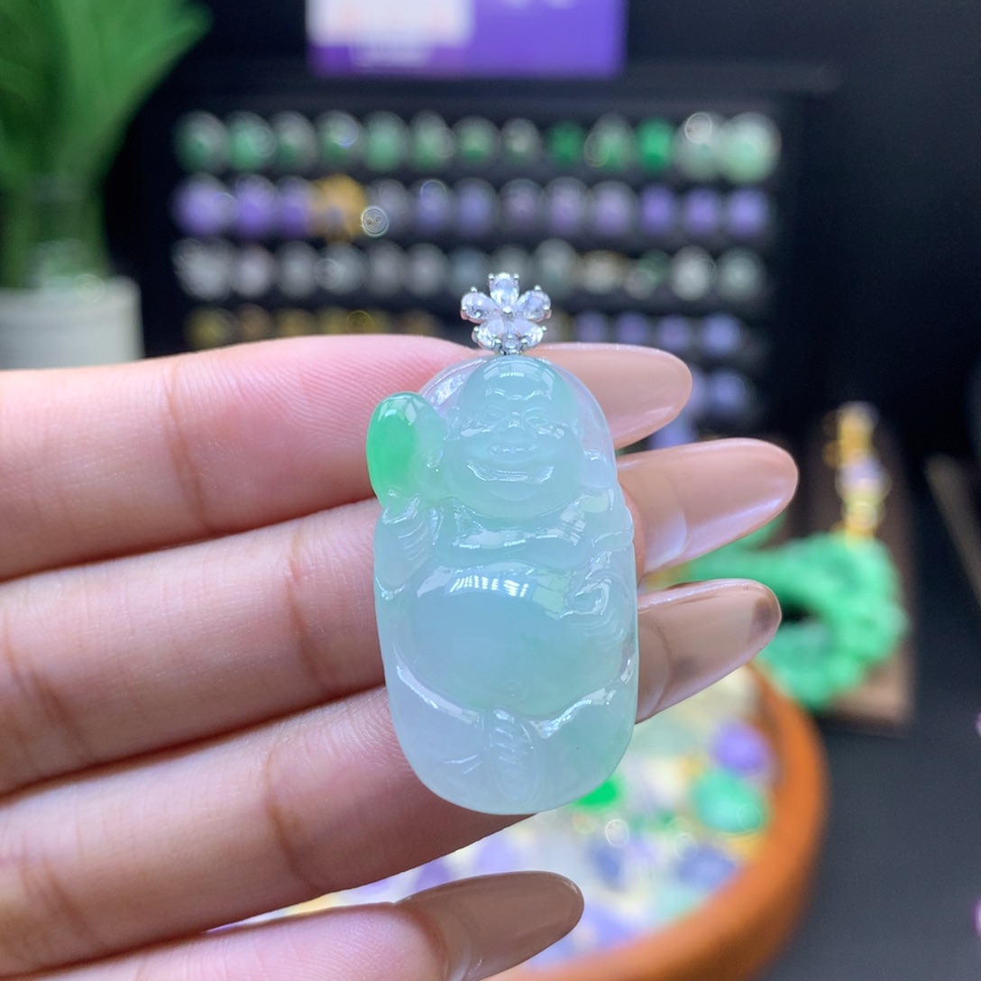 翡翠18K金镶嵌颈饰